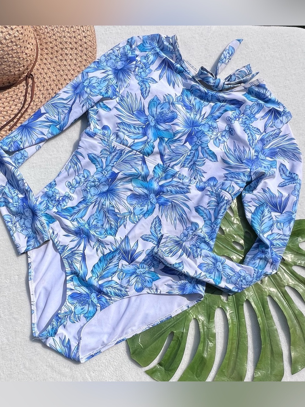 Caribbean Joe Long Sleeve Floral One Piece Swimsuit Rash Guard Blue White L